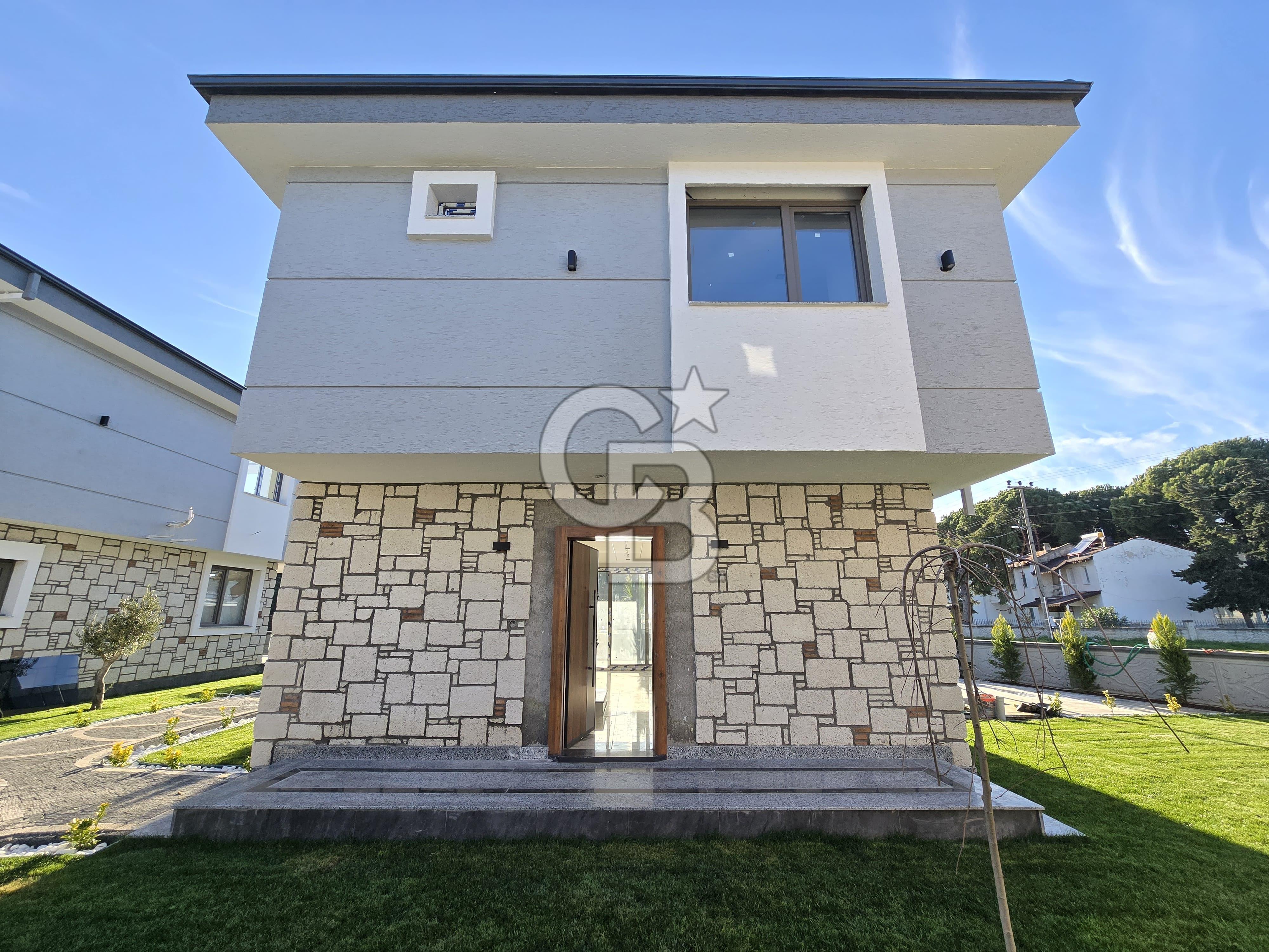 Ayvalık Altınova'da Satılık 3+1 Villa 