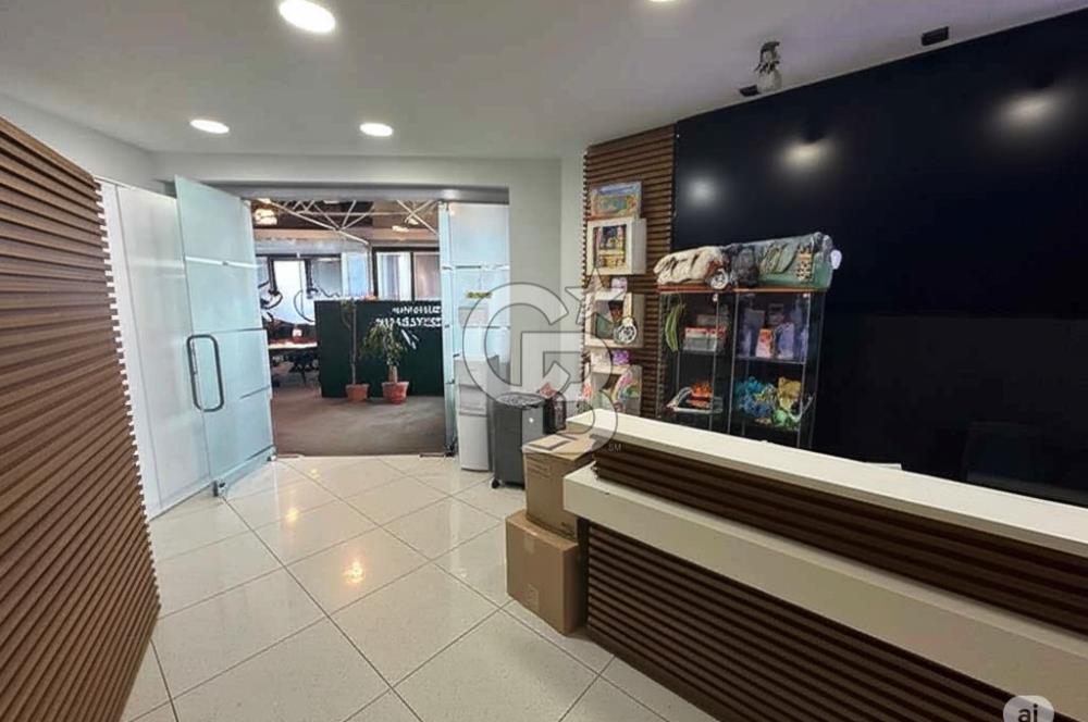 KAVACIK MERKEZDE SATILIK EŞSİZ 800 m2 PLAZA KATI