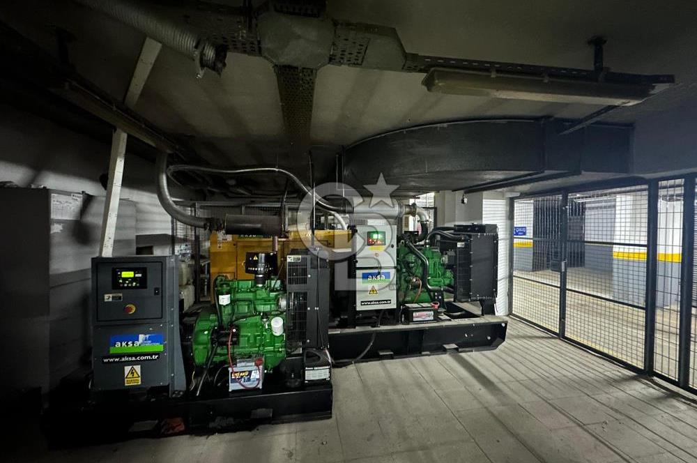 KAVACIK MERKEZDE SATILIK EŞSİZ 800 m2 PLAZA KATI