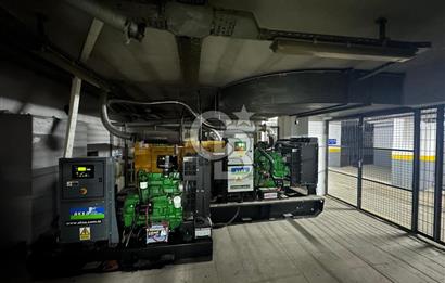 KAVACIK MERKEZDE SATILIK EŞSİZ 800 m2 PLAZA KATI