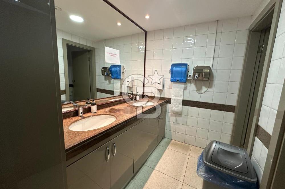 KAVACIK MERKEZDE SATILIK EŞSİZ 800 m2 PLAZA KATI