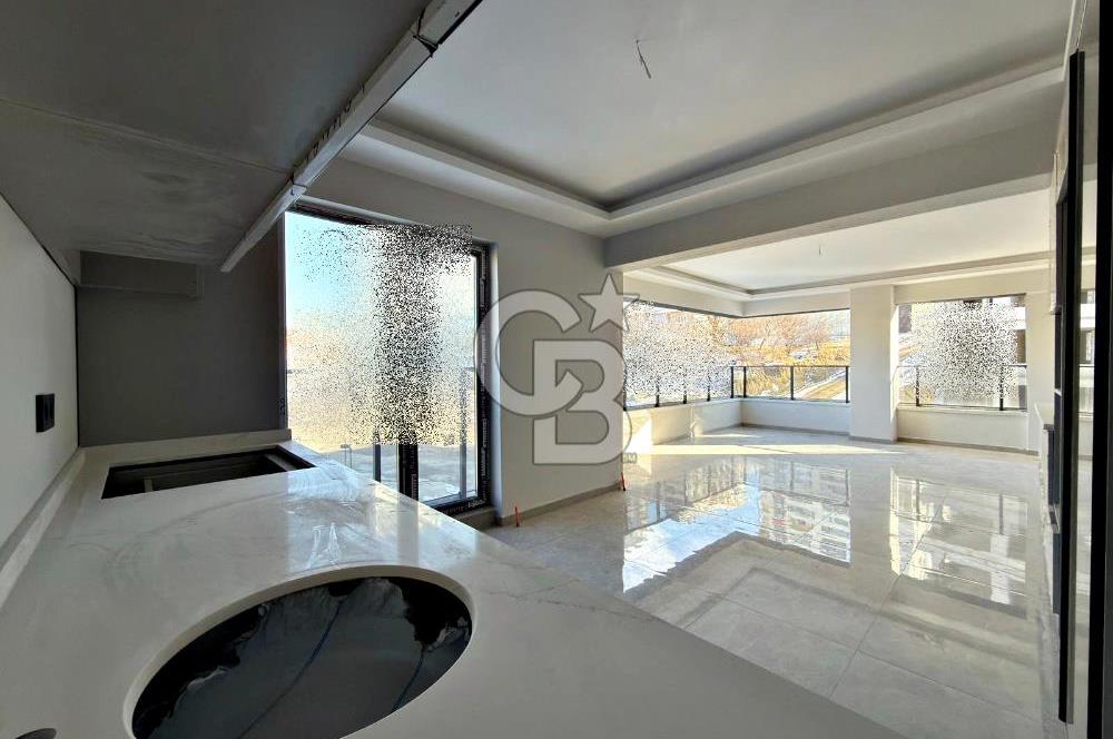 EGE MAHALLESİNDE YENİ LÜKS SİTE İÇERİSİNDE 3+1 CAM BALKONLU