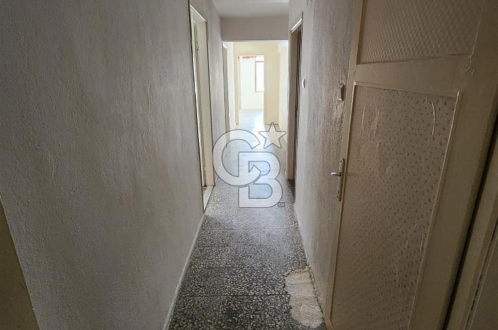 MENEMEN ÇARŞI MERMERLİ MAHALLESİNDE SATILIK ARA KAT 2+1 DAİRE