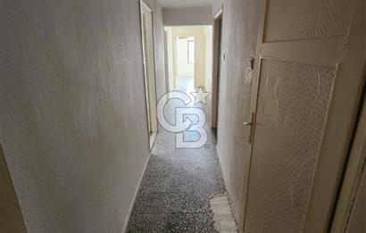 MENEMEN ÇARŞI MERMERLİ MAHALLESİNDE SATILIK ARA KAT 2+1 DAİRE