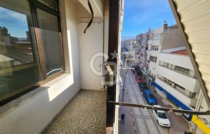 MENEMEN ÇARŞI MERMERLİ MAHALLESİNDE SATILIK ARA KAT 2+1 DAİRE