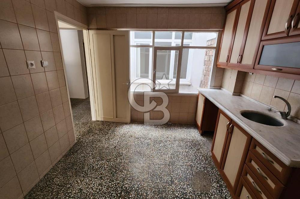 MENEMEN ÇARŞI MERMERLİ MAHALLESİNDE SATILIK ARA KAT 2+1 DAİRE