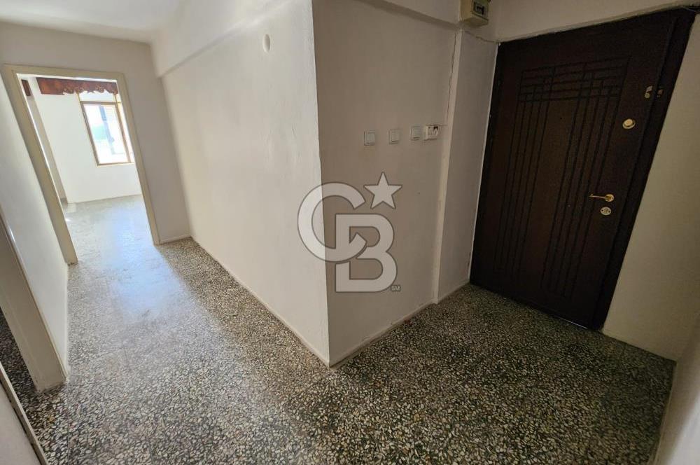 MENEMEN ÇARŞI MERMERLİ MAHALLESİNDE SATILIK ARA KAT 2+1 DAİRE