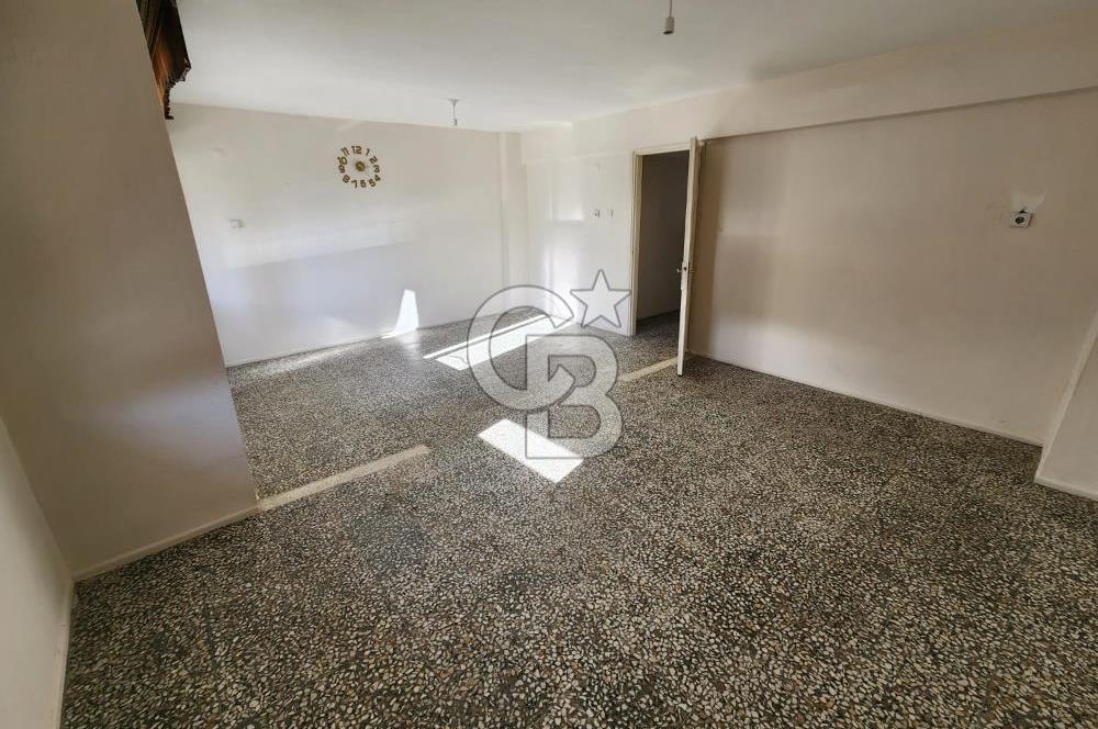 MENEMEN ÇARŞI MERMERLİ MAHALLESİNDE SATILIK ARA KAT 2+1 DAİRE