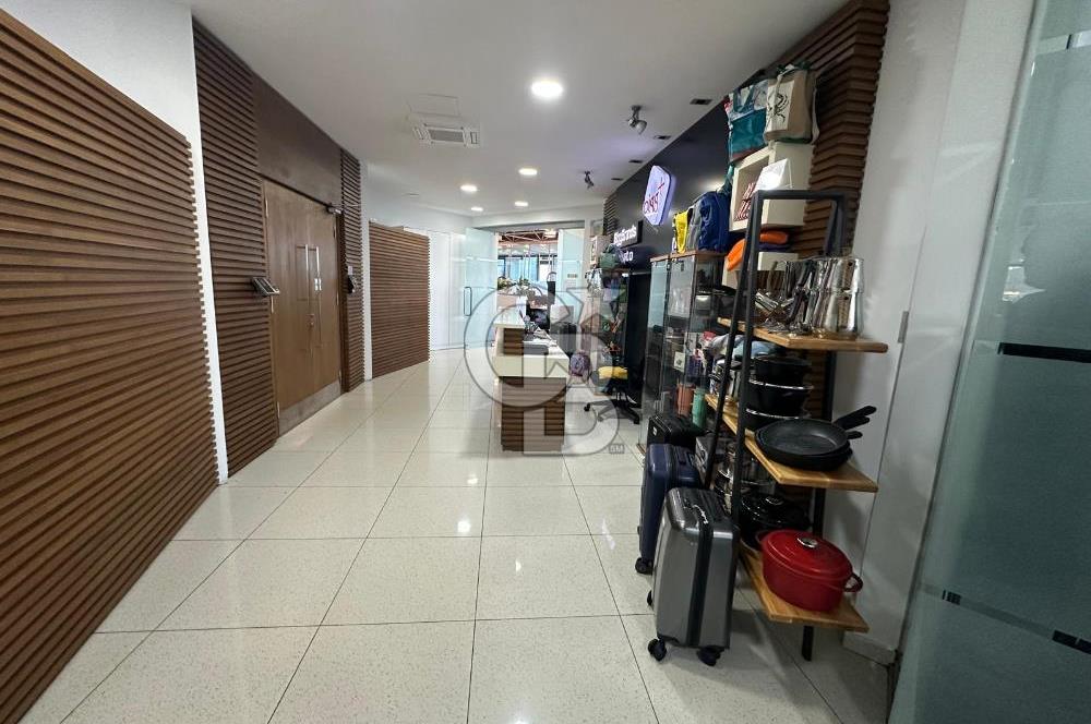 KAVACIK MERKEZDE SATILIK EŞSİZ 800 m2 PLAZA KATI