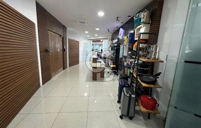 KAVACIK MERKEZDE SATILIK EŞSİZ 800 m2 PLAZA KATI