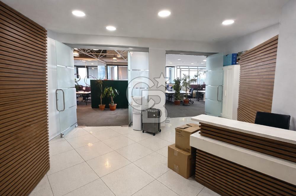 KAVACIK MERKEZDE SATILIK EŞSİZ 800 m2 PLAZA KATI