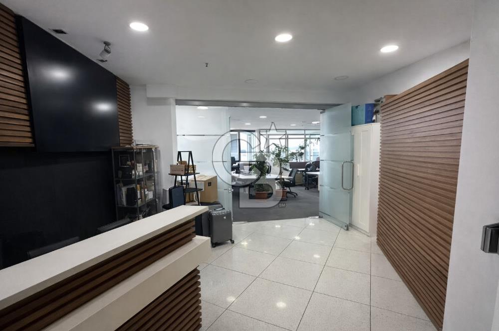 KAVACIK MERKEZDE SATILIK EŞSİZ 800 m2 PLAZA KATI