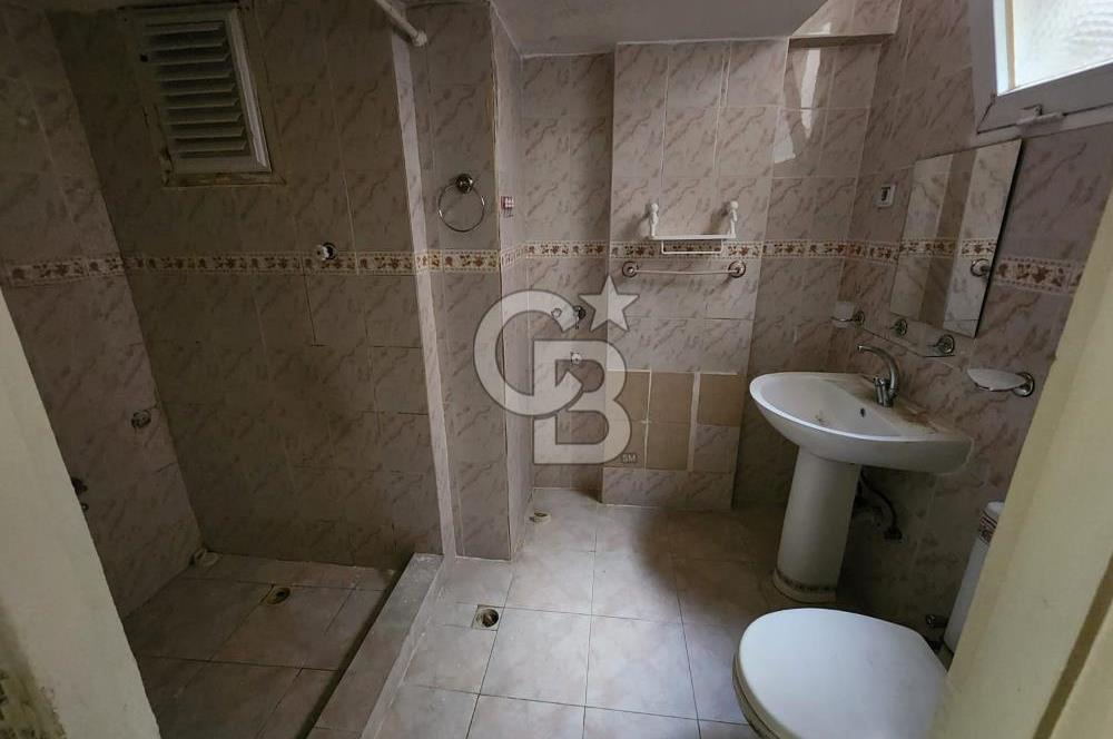 MENEMEN ÇARŞI MERMERLİ MAHALLESİNDE SATILIK ARA KAT 2+1 DAİRE