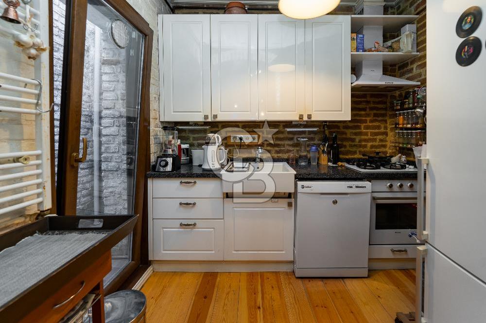 BALAT' da YATIRIMLIK ve YAŞAMLIK SATILIK TARİHİ BİNA