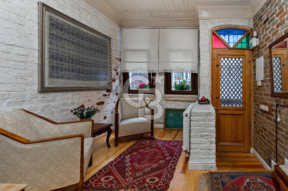 BALAT' da YATIRIMLIK ve YAŞAMLIK SATILIK TARİHİ BİNA