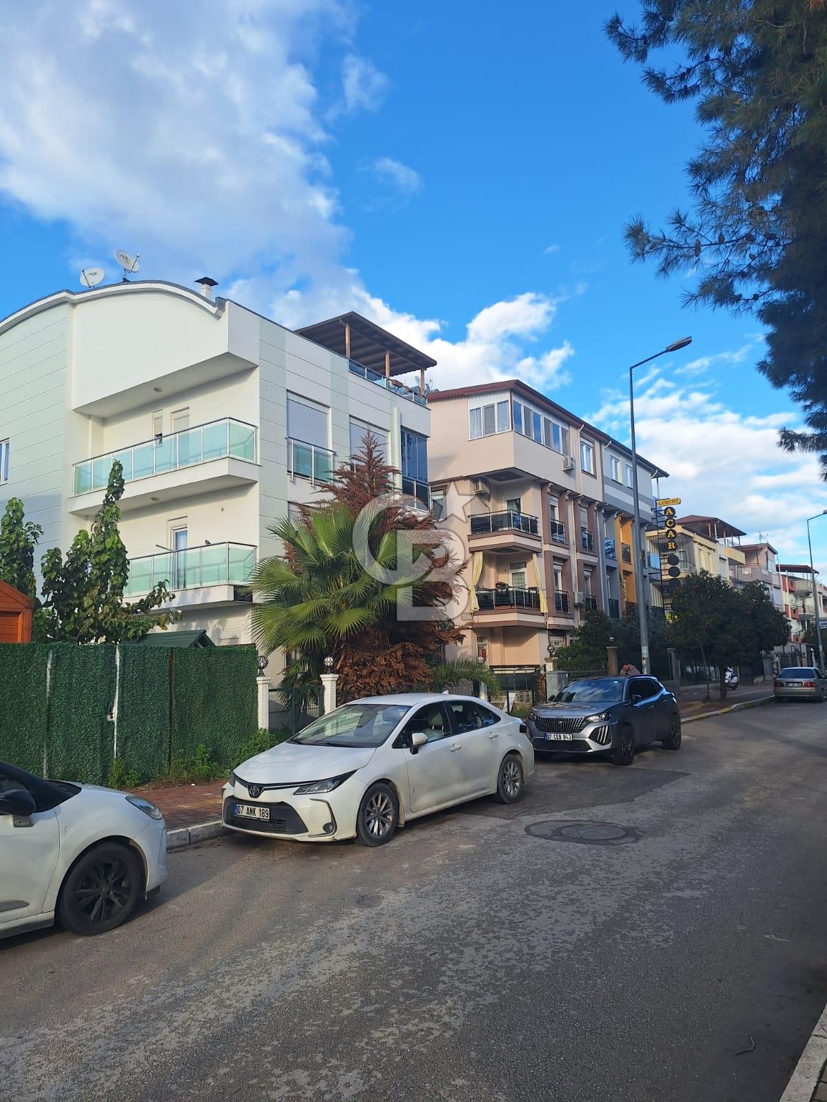 MUHTEŞEM KONUMA SAHİP FABRİKALAR MAHALLESİ'NDE KULLANIŞLI 1+1