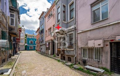 BALAT' da YATIRIMLIK ve YAŞAMLIK SATILIK TARİHİ BİNA