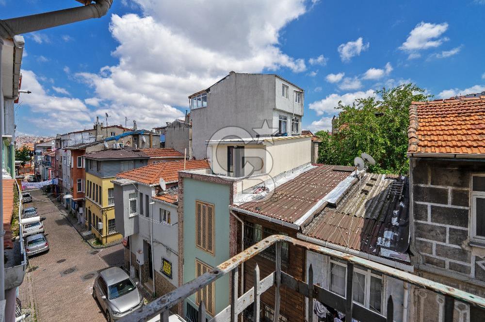 BALAT' da YATIRIMLIK ve YAŞAMLIK SATILIK TARİHİ BİNA