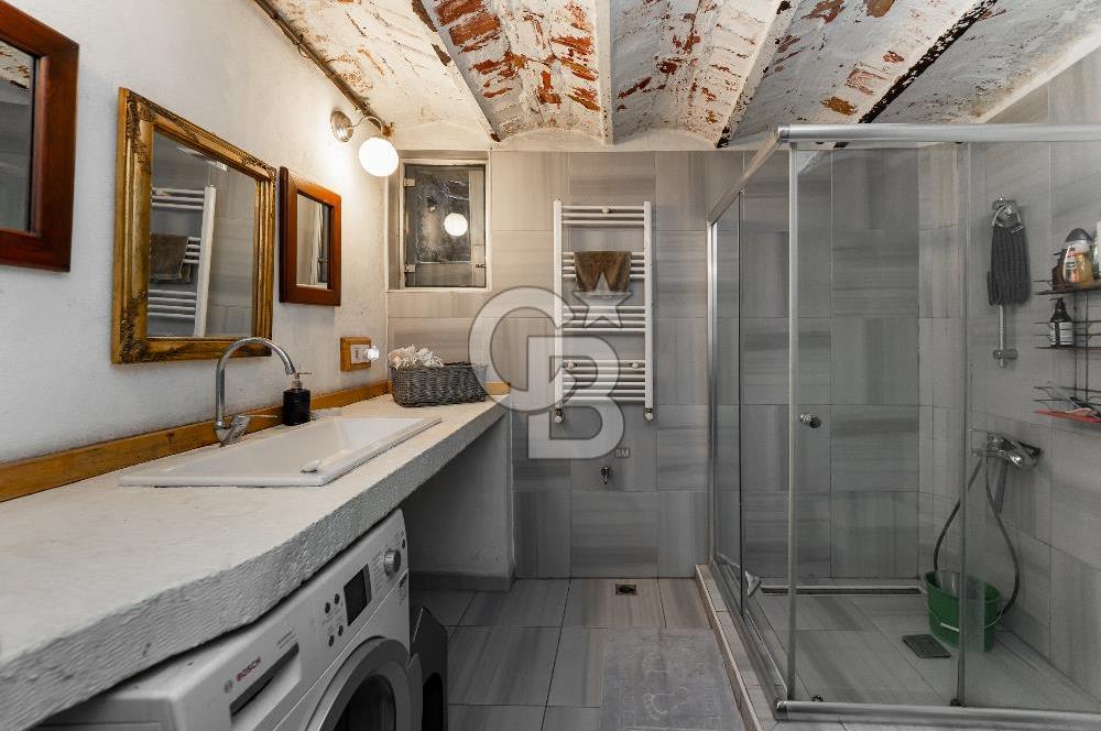 BALAT' da YATIRIMLIK ve YAŞAMLIK SATILIK TARİHİ BİNA