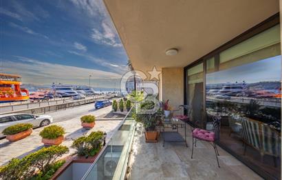 ARNAVUTKÖY SAHİLDE EN SEÇKİN APARTMANDA SATILIK YALI DAİRESİ