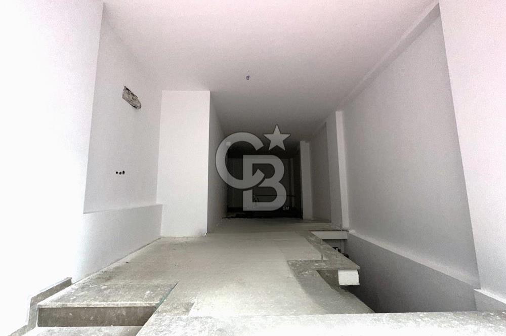 VELİEFENDİ'DE KİRALIK GENİŞ CEPHELİ VE DEPOLU 110 M2 DÜKKAN!