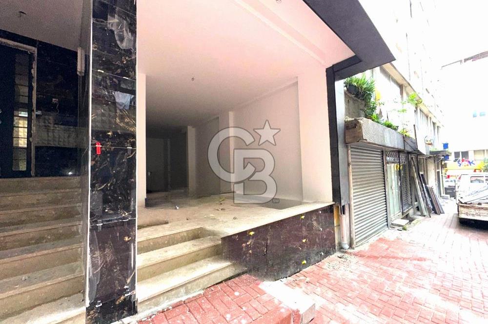 VELİEFENDİ'DE KİRALIK GENİŞ CEPHELİ VE DEPOLU 110 M2 DÜKKAN!