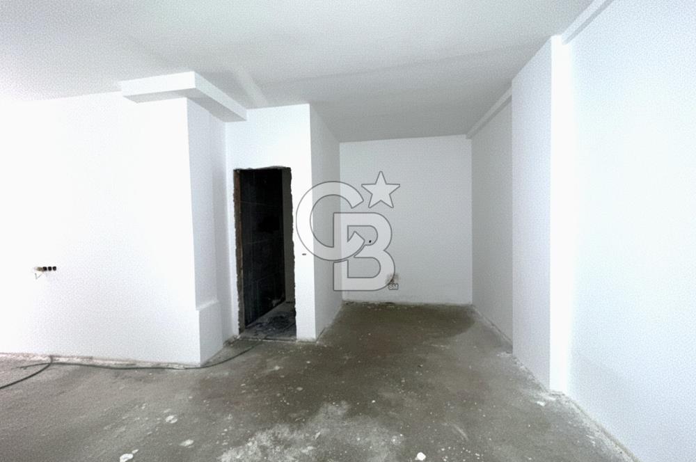 VELİEFENDİ'DE SATILIK GENİŞ CEPHELİ VE DEPOLU 100 M² DÜKKAN!