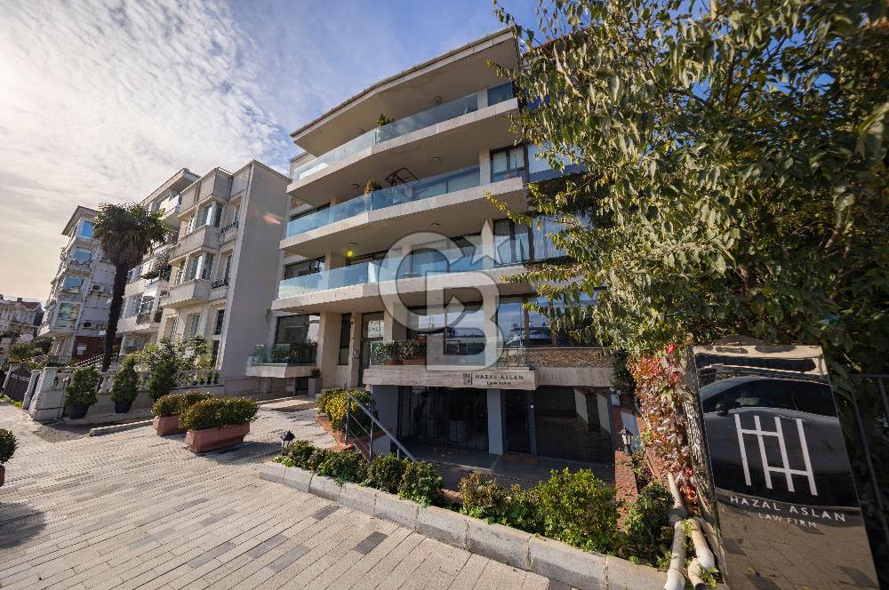 ARNAVUTKÖY SAHİLDE EN SEÇKİN APARTMANDA SATILIK YALI DAİRESİ