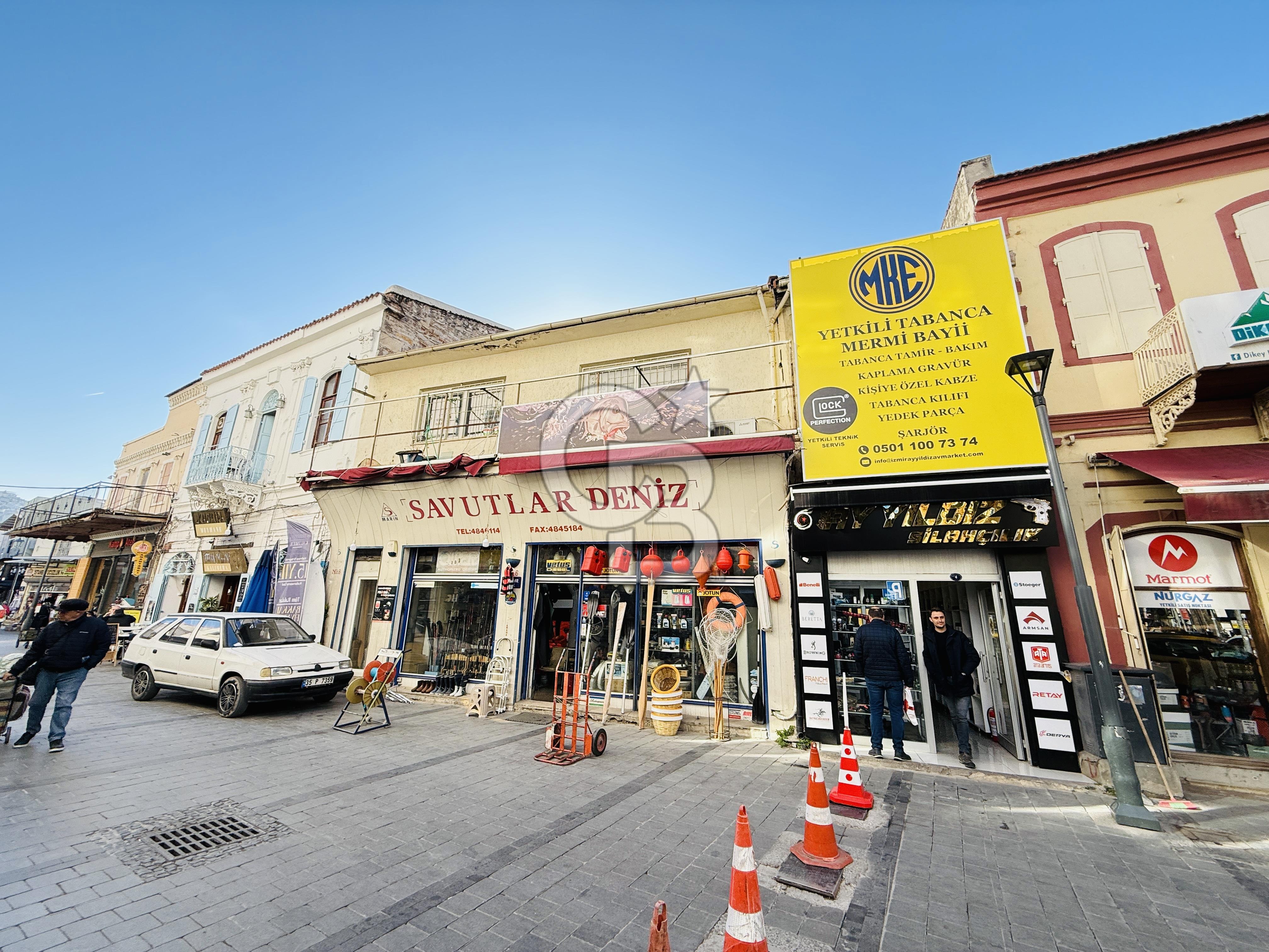 Tarihi Kemeraltı Çarşısının En İşlek Caddesinde Satılık Dükkan