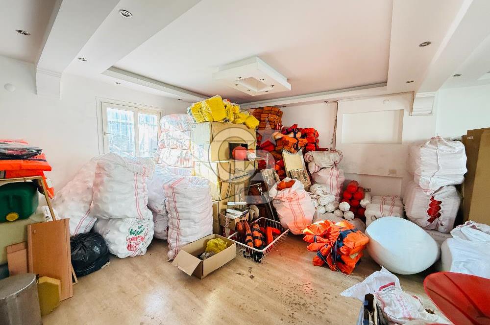 Tarihi Kemeraltı Çarşısının En İşlek Caddesinde Satılık Dükkan