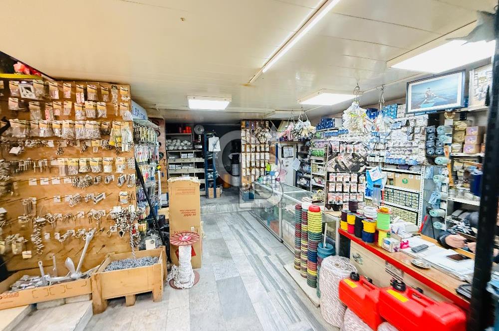 Tarihi Kemeraltı Çarşısının En İşlek Caddesinde Satılık Dükkan