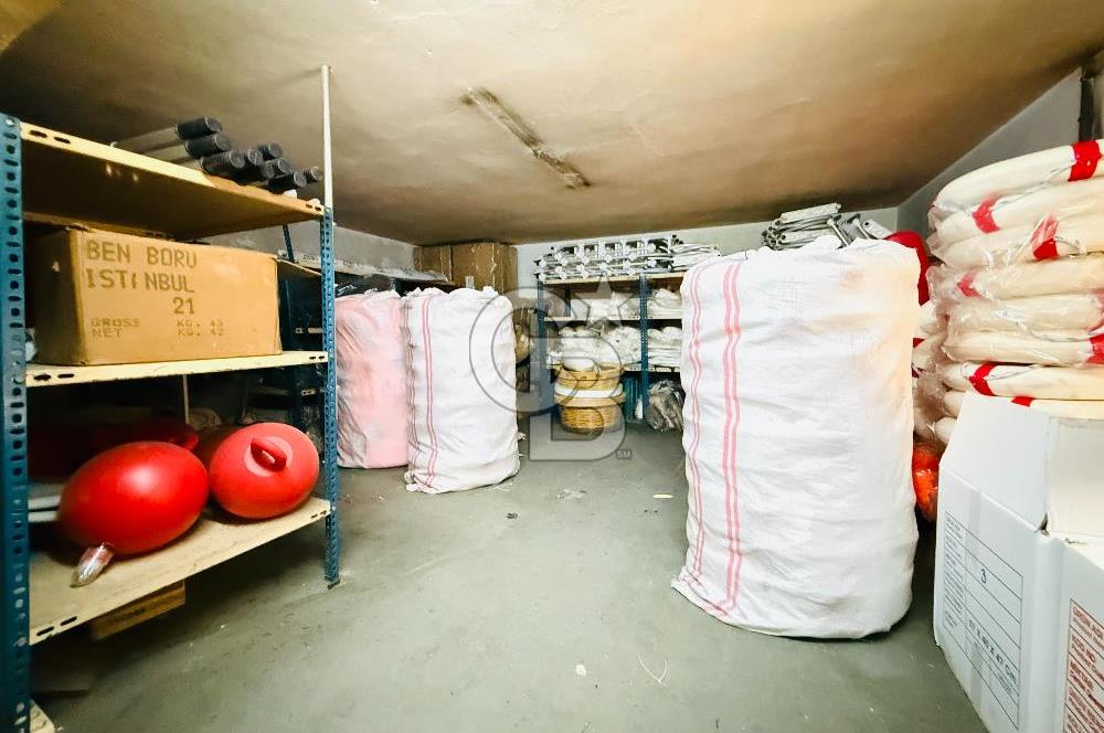 Tarihi Kemeraltı Çarşısının En İşlek Caddesinde Satılık Dükkan