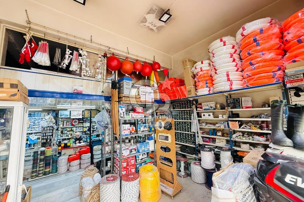 Tarihi Kemeraltı Çarşısının En İşlek Caddesinde Satılık Dükkan