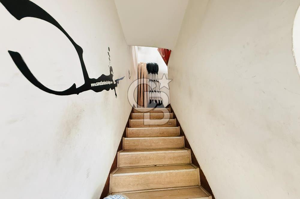 Tarihi Kemeraltı Çarşısının En İşlek Caddesinde Satılık Dükkan