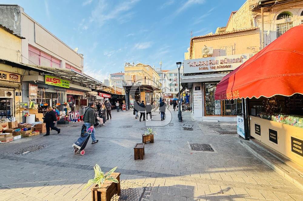 Tarihi Kemeraltı Çarşısının En İşlek Caddesinde Satılık Dükkan