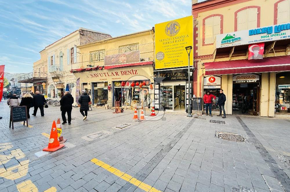 Tarihi Kemeraltı Çarşısının En İşlek Caddesinde Satılık Dükkan