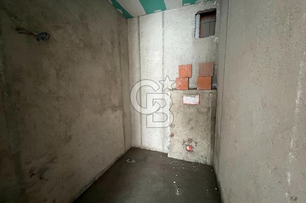 Sultanbeyli Merkezde Satılık 2+1 Daire | Açık Otoparklı