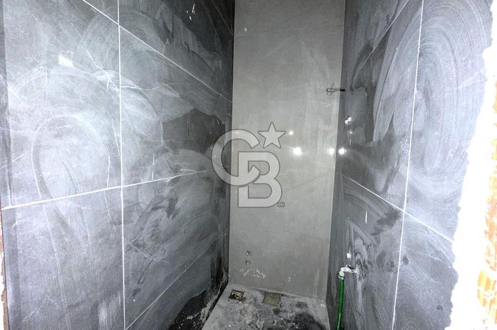 VELİEFENDİ'DE KİRALIK GENİŞ CEPHELİ VE DEPOLU 110 M2 DÜKKAN!