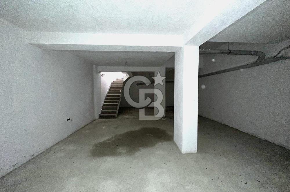 VELİEFENDİ'DE KİRALIK GENİŞ CEPHELİ VE DEPOLU 110 M2 DÜKKAN!