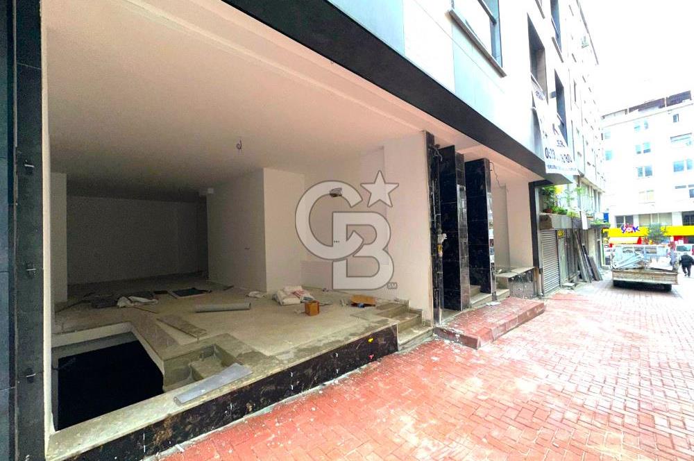 VELİEFENDİ'DE SATILIK GENİŞ CEPHELİ VE DEPOLU 100 M² DÜKKAN!
