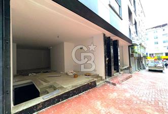 VELİEFENDİ'DE SATILIK GENİŞ CEPHELİ VE DEPOLU 100 M² DÜKKAN! - 5 - 325553