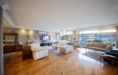 ARNAVUTKÖY SAHİLDE EN SEÇKİN APARTMANDA SATILIK YALI DAİRESİ