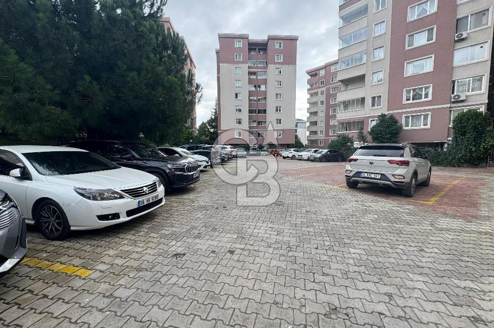 Çekmeköy Yeşil Belde Sitesi'nde 3 + 1 Kiralık Geniş Daire 