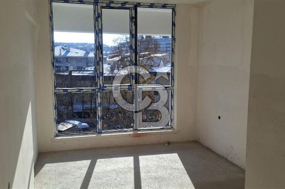 KÜÇÜKESAT'TA HASSASIN KARŞISI-YENİ BİNA 4+1 DUBLEX DAİRE