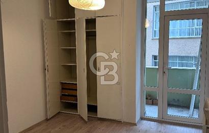 Çankaya Katip Çelebi Sokak'da Otoparklı 3+1 Kiralık Daire