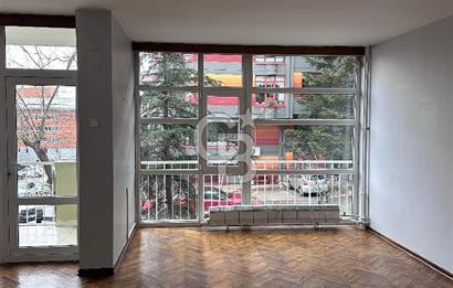 Çankaya Katip Çelebi Sokak'da Otoparklı 3+1 Kiralık Daire