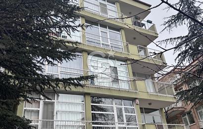 Çankaya Katip Çelebi Sokak'da Otoparklı 3+1 Kiralık Daire