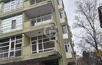 Çankaya Katip Çelebi Sokak'da Otoparklı 3+1 Kiralık Daire