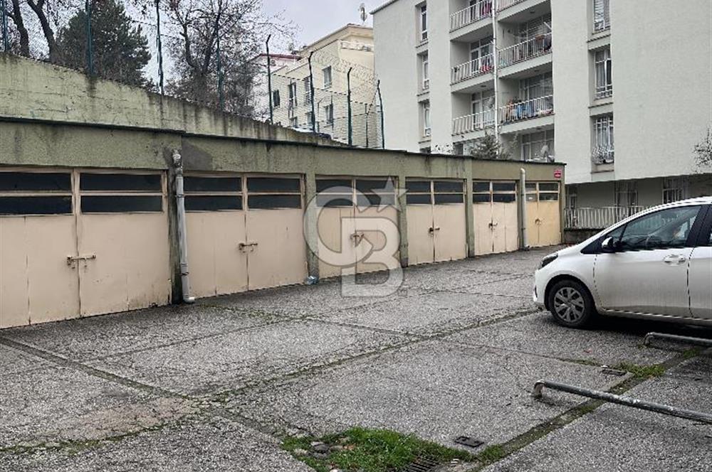 Çankaya Katip Çelebi Sokak'da Otoparklı 3+1 Kiralık Daire