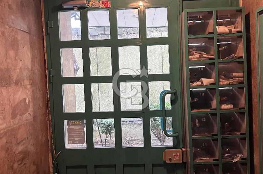 Çankaya Katip Çelebi Sokak'da Otoparklı 3+1 Kiralık Daire